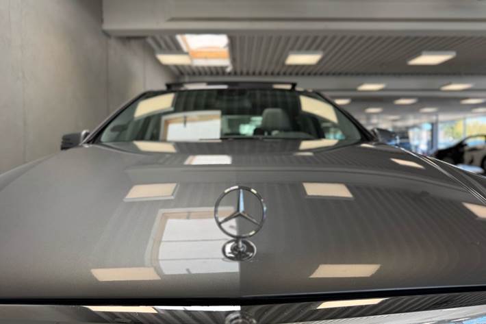 Grå Mercedes E350 fra 2010