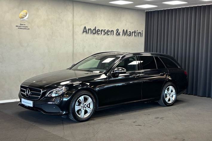 Sort Mercedes E220 d fra 2017