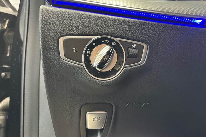 Sort Mercedes E220 d fra 2017