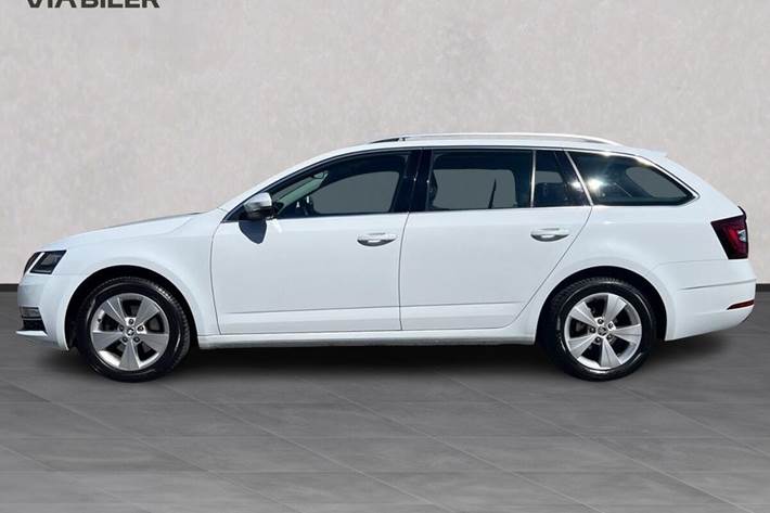 Hvid Skoda Octavia fra 2020