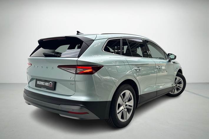 Grå Skoda Enyaq fra 2021