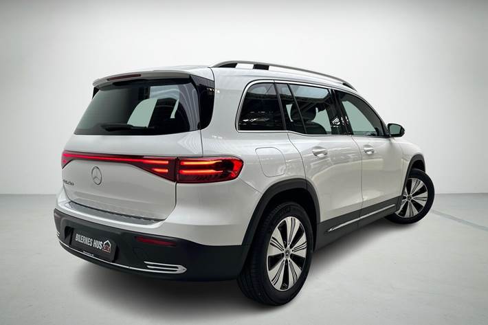 Hvid Mercedes EQB 250+ fra 2025