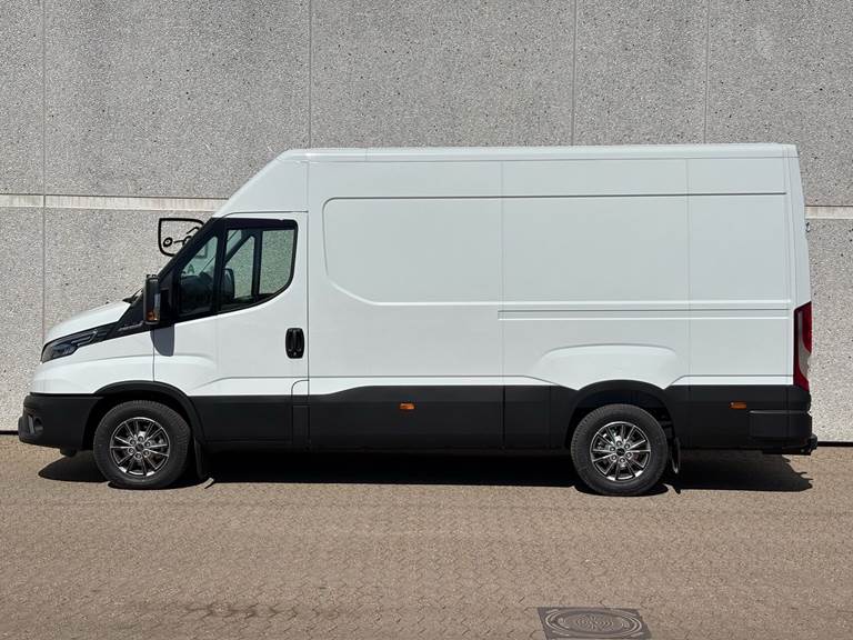 Iveco Daily 3,0 35S18 12m3 D Hi-Matic 176HK Van 8g Aut.