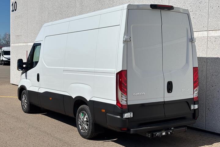 Hvid Iveco Daily fra 2026