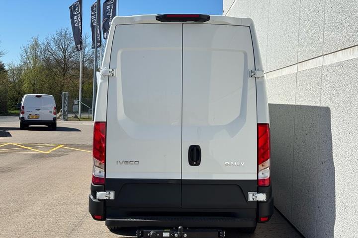 Hvid Iveco Daily fra 2026