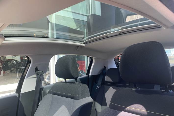 Rød Citroën C3 fra 2019