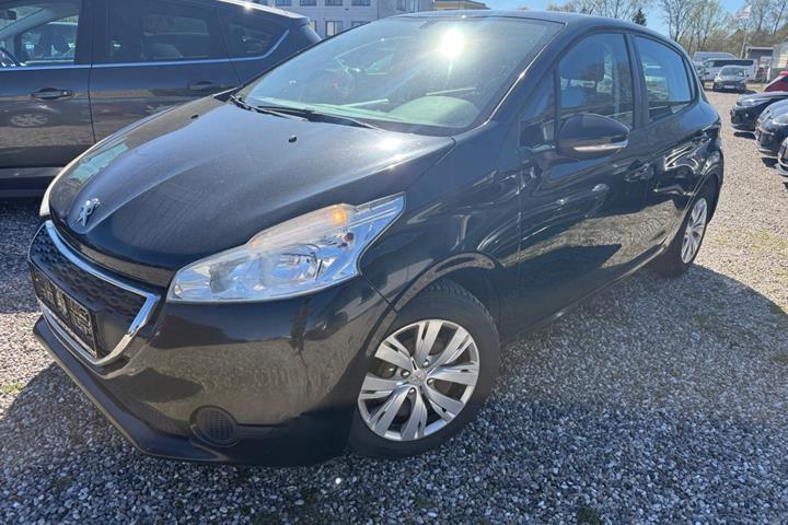 Sort Peugeot 208 fra 2014 set udefra