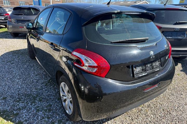 Sort Peugeot 208 fra 2014