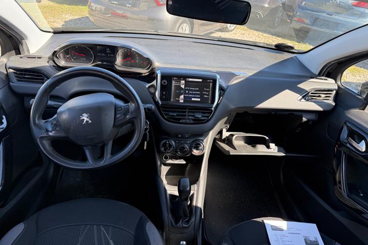 Sort Peugeot 208 fra 2014