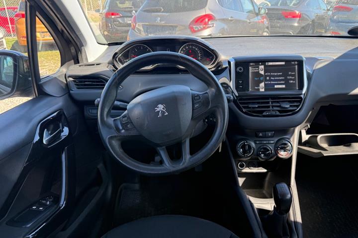 Sort Peugeot 208 fra 2014