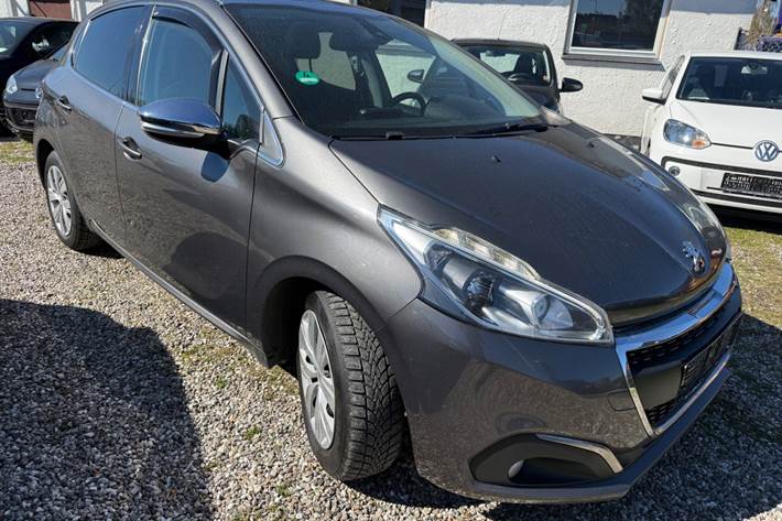 Grå Peugeot 208 fra 2018