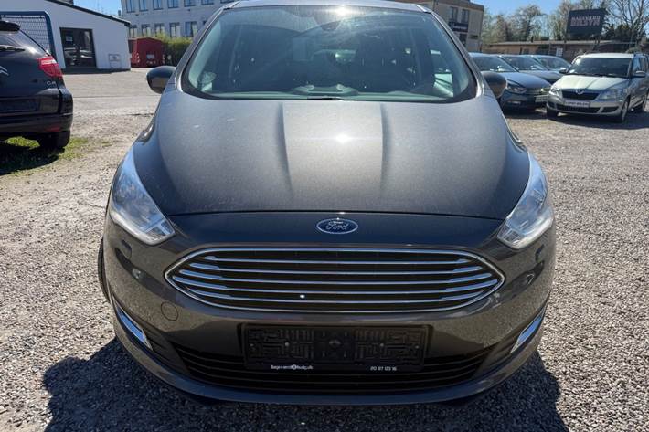 Grå Ford C-MAX fra 2017