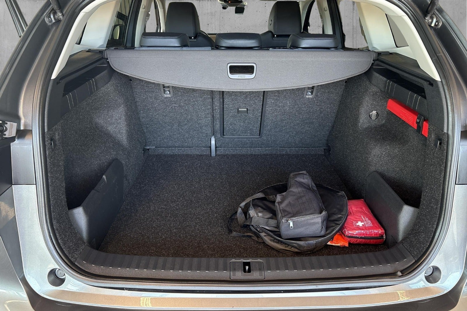 Grå Skoda Enyaq fra 2023