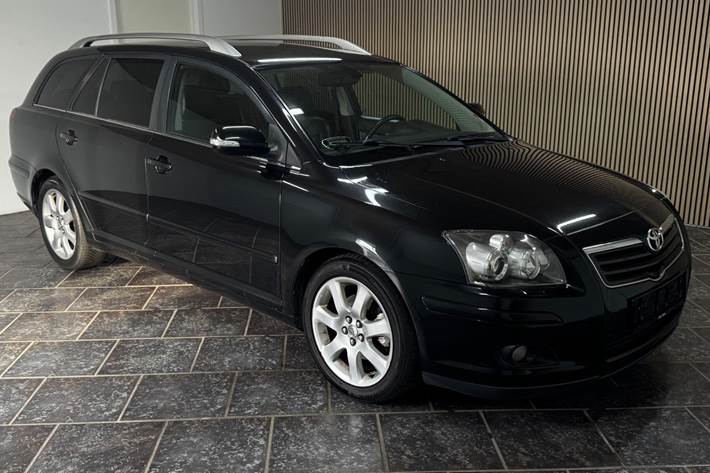 undefined Toyota Avensis fra 2008
