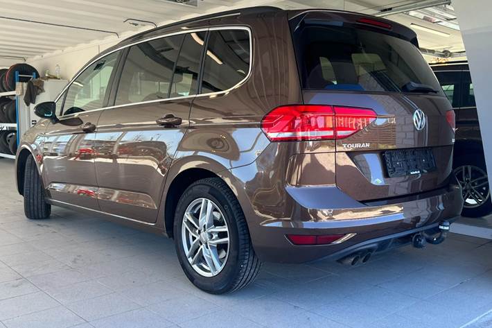 Brun VW Touran fra 2018