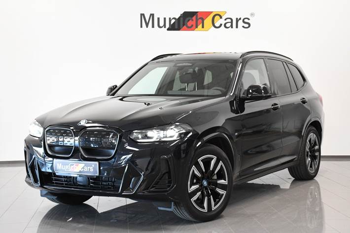 Sort BMW iX3 fra 2025 set udefra