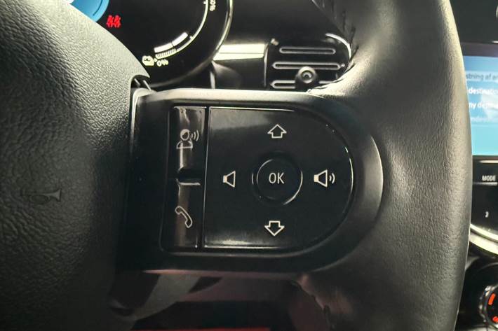 Sølv Mini Cooper SE fra 2022