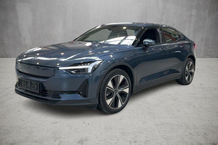 Blå Polestar 2 fra 2024 set udefra