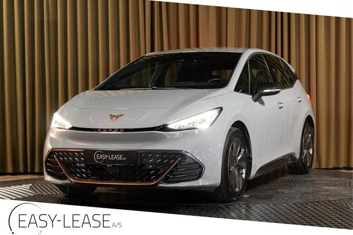 Grå Cupra Born fra 2024 set udefra