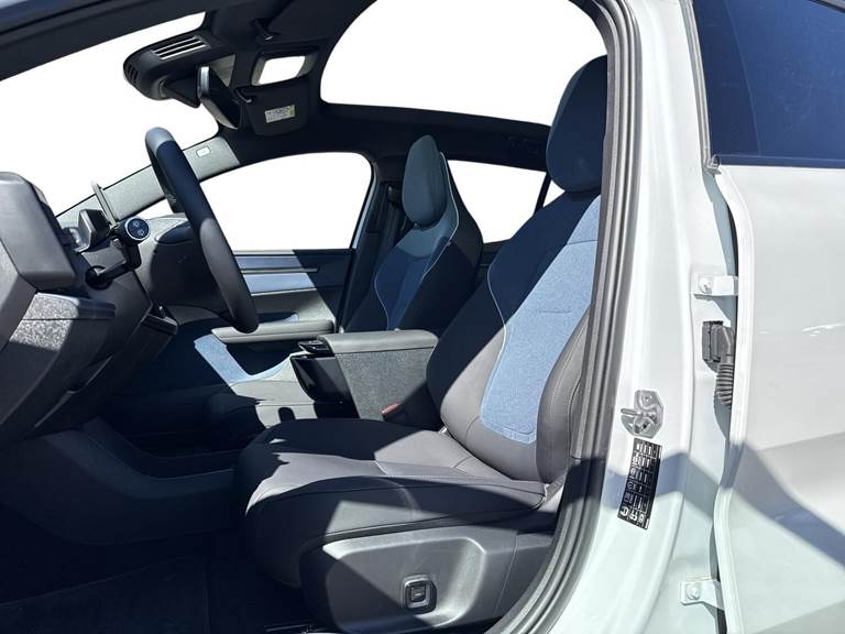 Volvo EX30 Extended Range Ultra