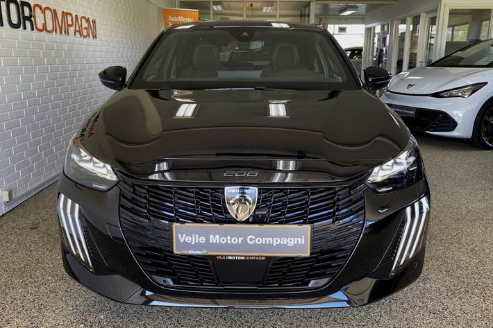 Sort Peugeot e-208 fra 2024