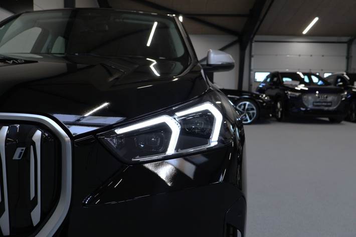 Sort BMW iX1 fra 2023