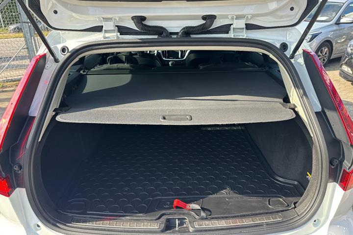 Hvid Volvo V60 fra 2019