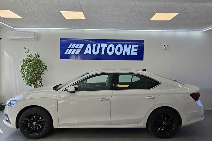 Hvid Skoda Octavia fra 2022