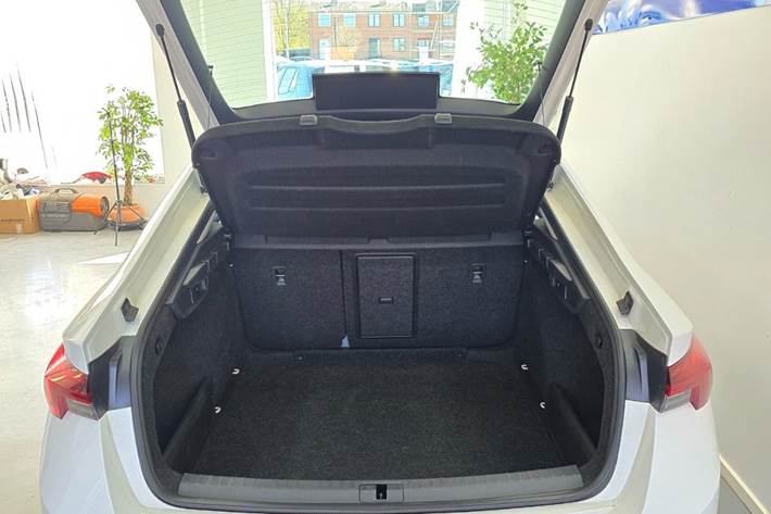 Hvid Skoda Octavia fra 2022