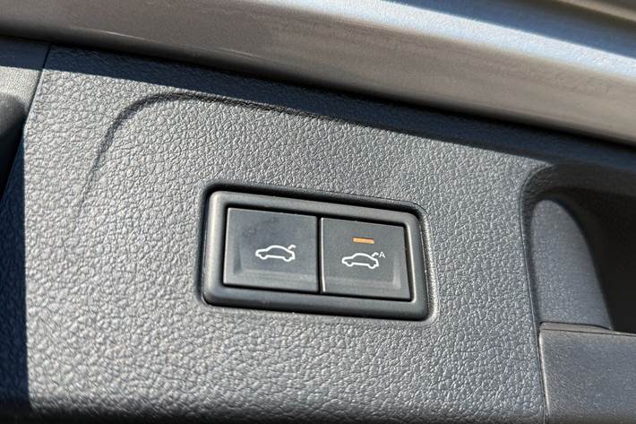 Grøn VW Passat fra 2020