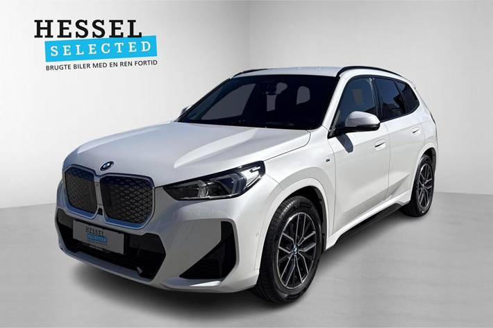 Hvid BMW iX1 fra 2024