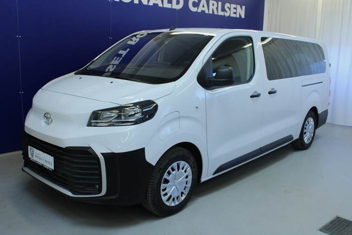Hvid Toyota Proace Verso fra 2024