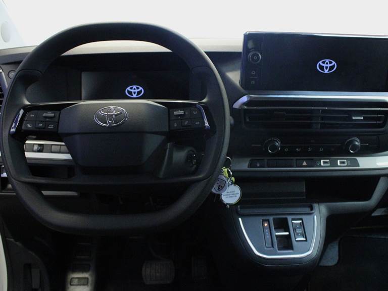 Toyota Proace Verso 75 Long Shuttle