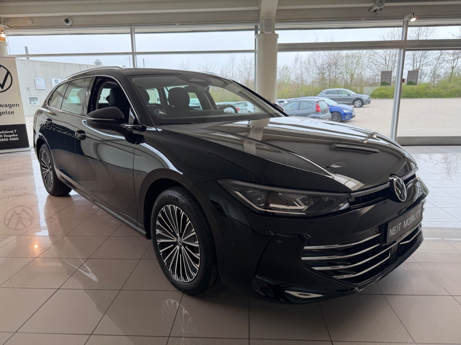 Sort VW Passat fra 2024
