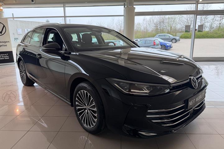 Sort VW Passat fra 2024