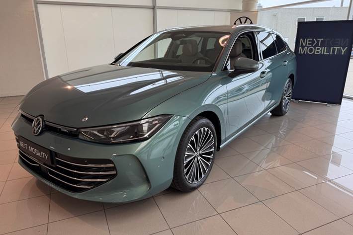 Grøn VW Passat fra 2024