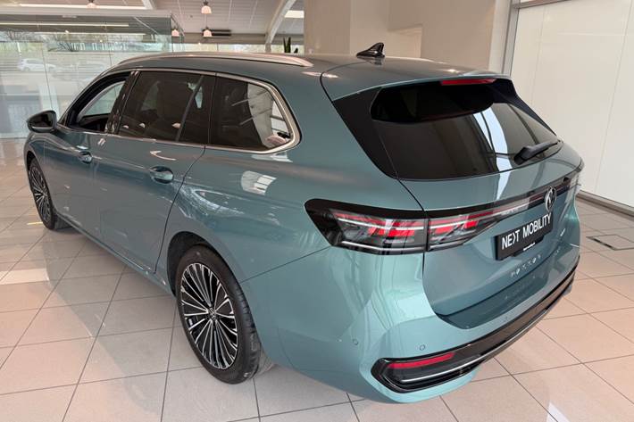 Grøn VW Passat fra 2024