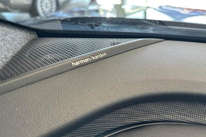 Blå Renault Scenic E-Tech fra 2024