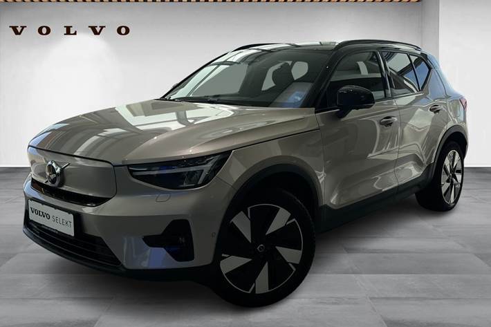 Orange Volvo XC40 fra 2024