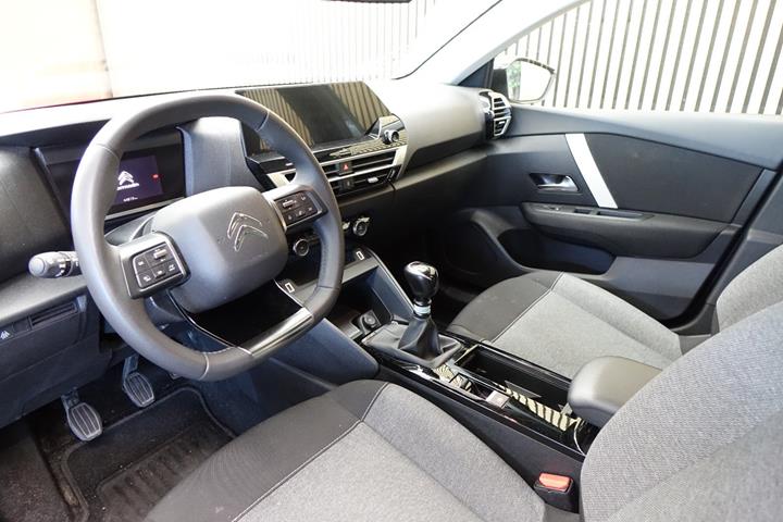 Grå Citroën C4 fra 2023