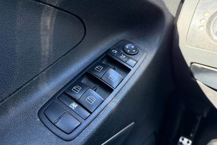 Sort Mercedes ML320 fra 2007