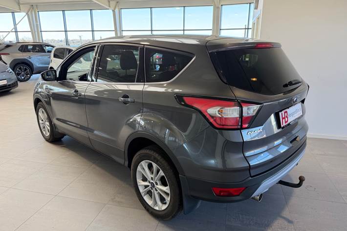 Grå Ford Kuga fra 2018