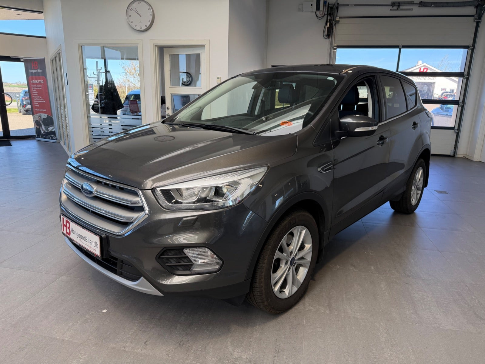 Grå Ford Kuga fra 2018