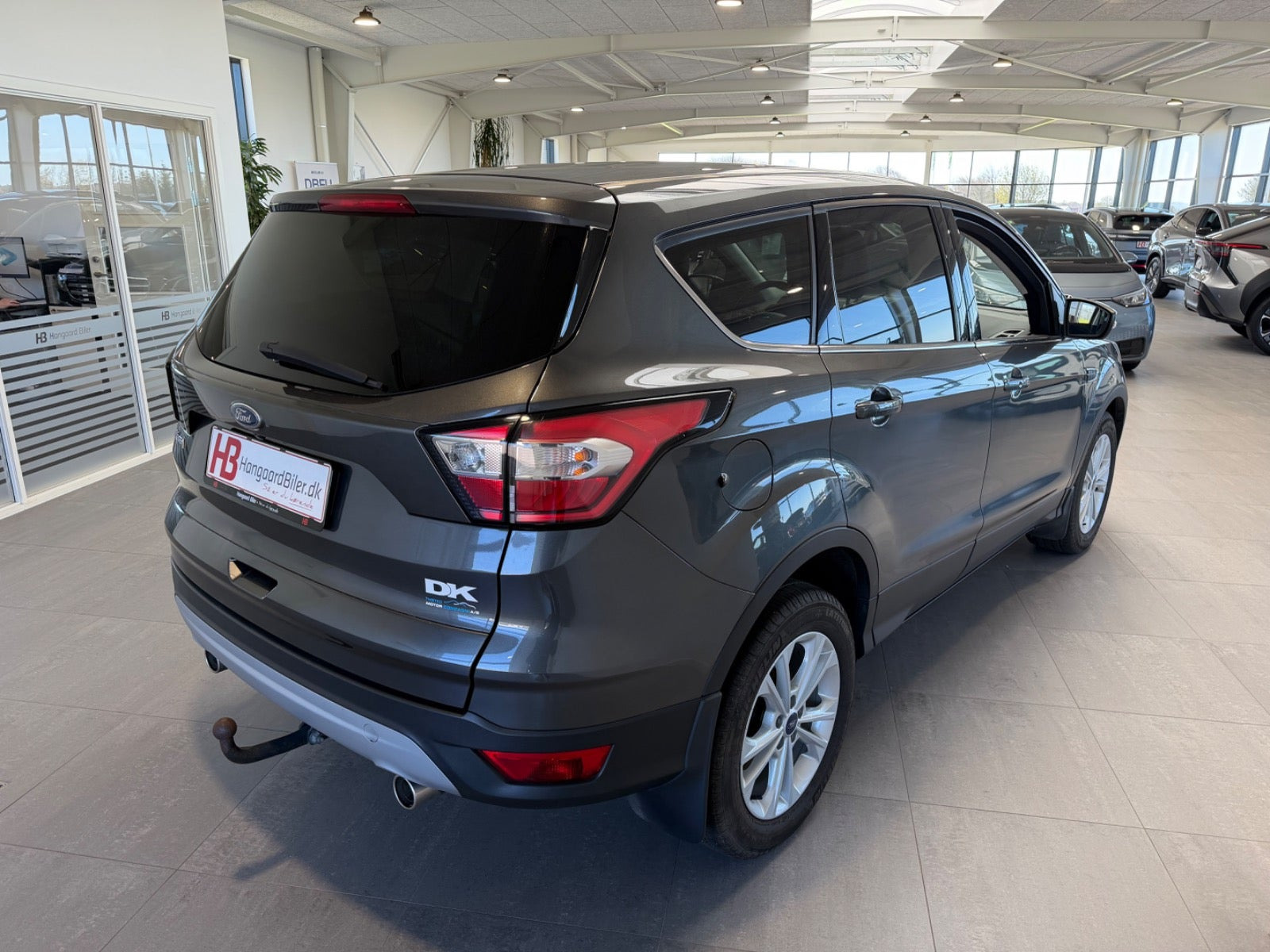 Grå Ford Kuga fra 2018