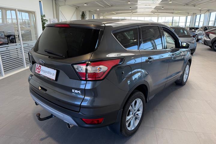 Grå Ford Kuga fra 2018