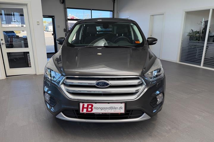 Grå Ford Kuga fra 2018