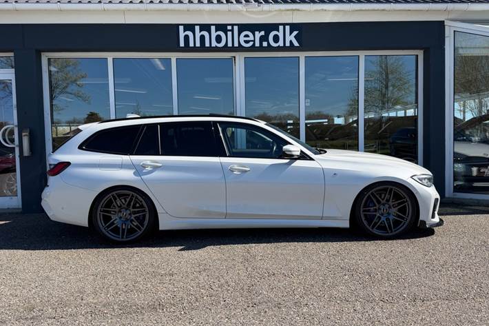 Hvid BMW 330e fra 2020