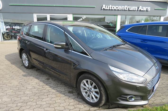 Grå Ford S-MAX fra 2018