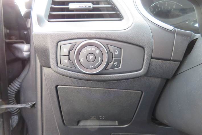 Grå Ford S-MAX fra 2018