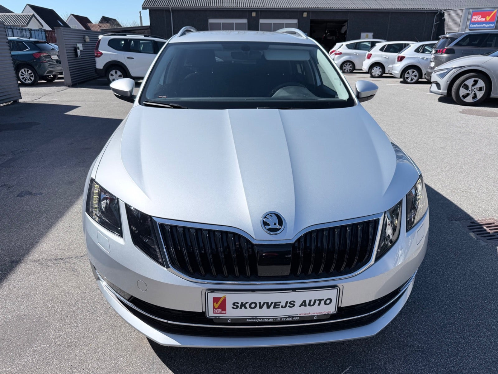 Sølv Skoda Octavia fra 2020 set udefra